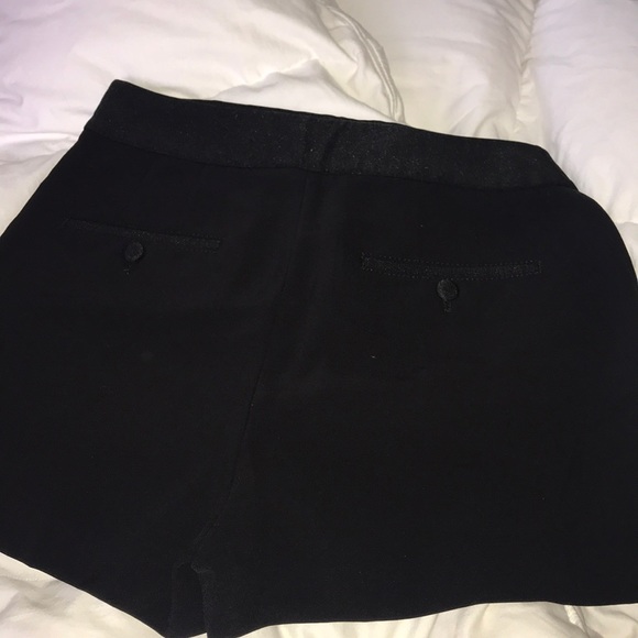 EXPRESS SHORTS - Picture 3 of 3